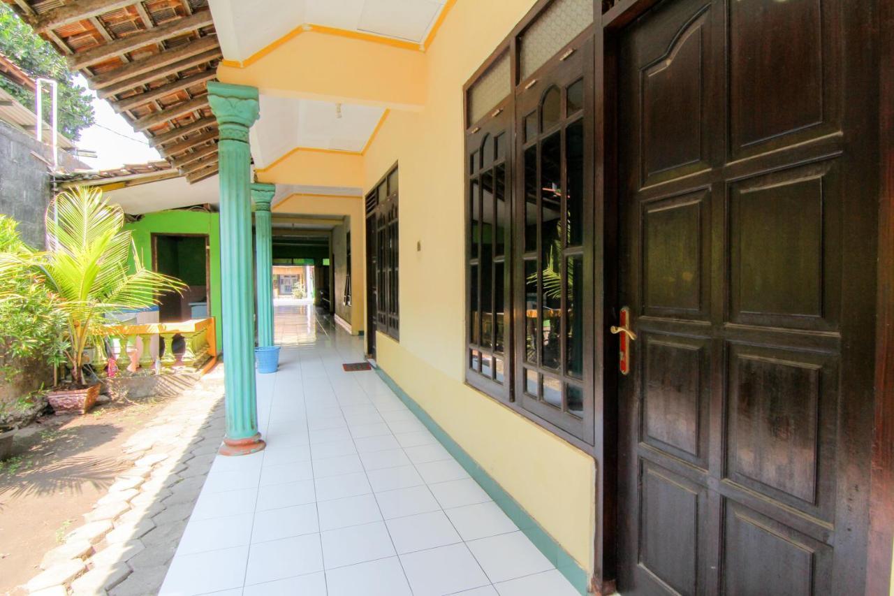 Losmen Melati Hotel Bantul Exterior foto